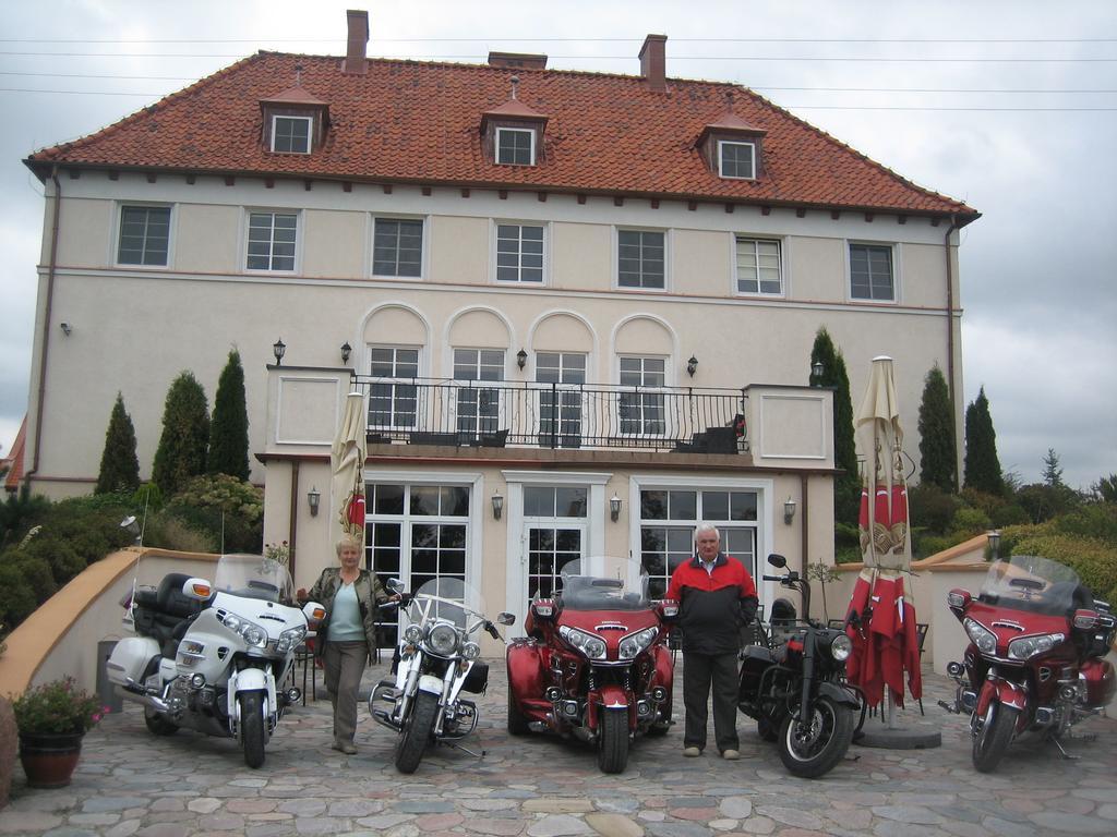 Gosciniec Rycerski Paprotki Exterior foto