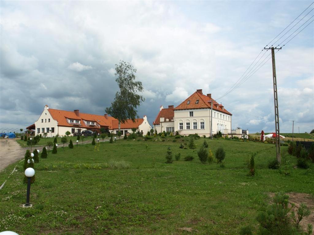Gosciniec Rycerski Paprotki Exterior foto